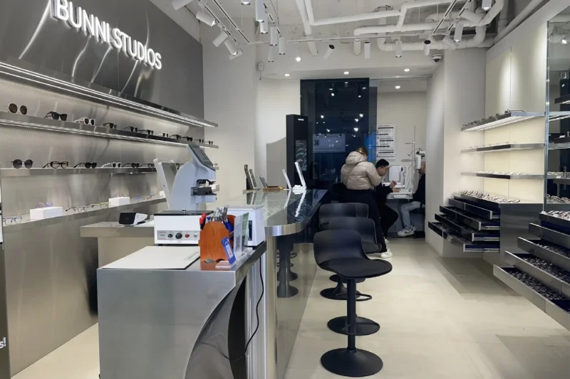 バニスタジオズ(BUNNI STUDIOS)メガネ 明洞本店(LENS TOWN 明洞店) (15/39)