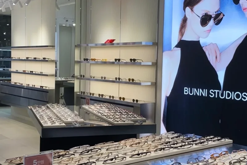 バニスタジオズ(BUNNI STUDIOS)メガネ 明洞本店(LENS TOWN 明洞店) (39/39)